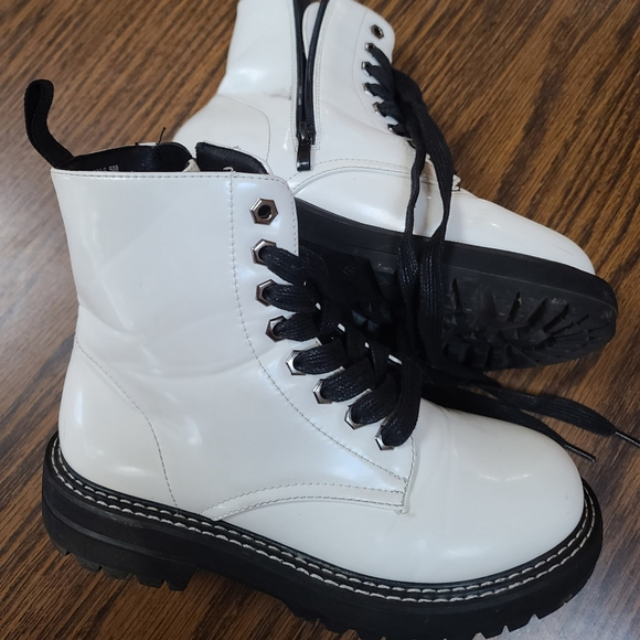 Dunes Cannon White Lace-Up Booties Size 6.5M - Picture 4 of 8